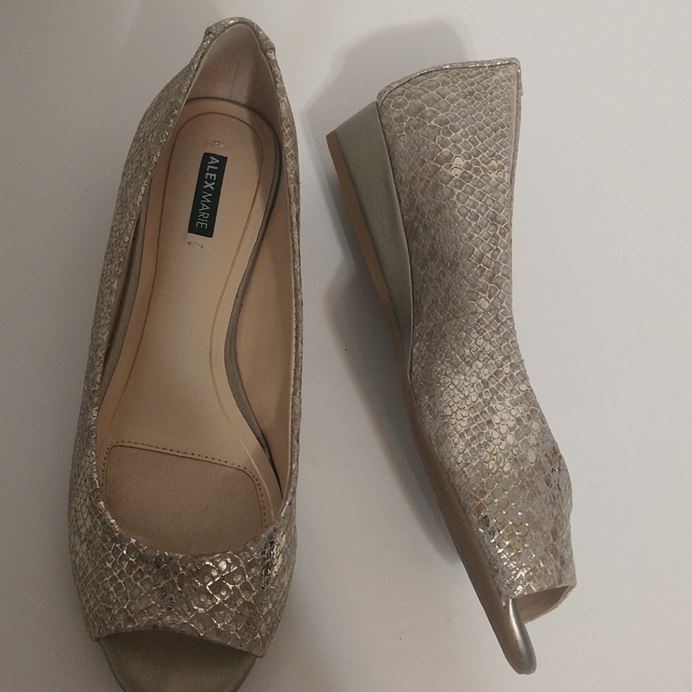 Alex Marie Gold Leather Snakeskin Small Wedges 7.5 - Picture 2 of 5